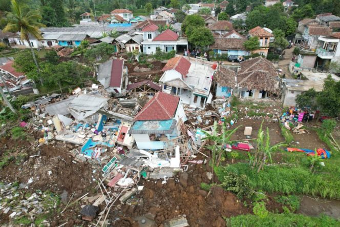 
 Pray For Cianjur, Suasana Pasca Gempa dan Longsor