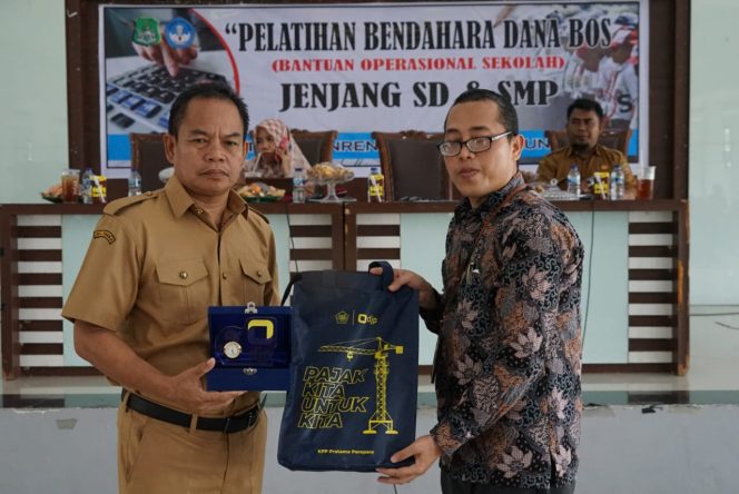 
 Bendahara Dana BOS SD dan SMP di Sidrap Ikuti Pelatihan