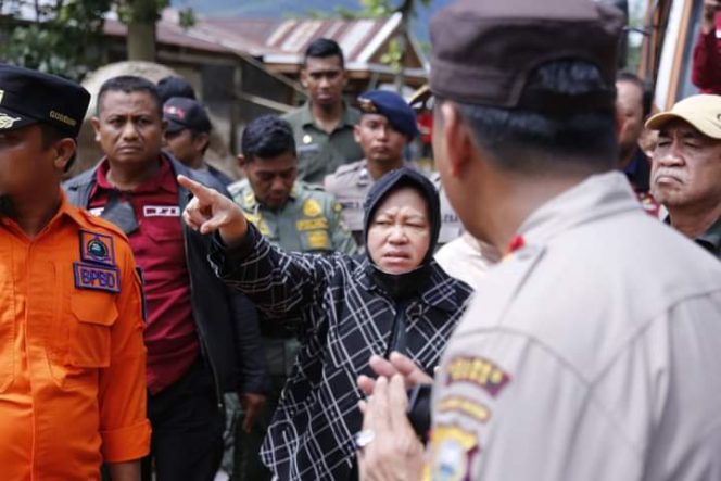 
 Terbang Dari Jakarta, Mensos Kunjungi Lokasi Longsor di Gowa