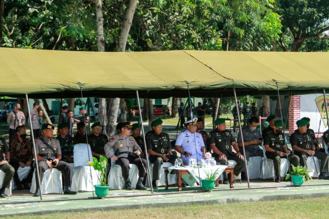 
 Kasiops Kasrem 132/TDL Hadiri Upacara  Sertijab Danyonif 711/RKS