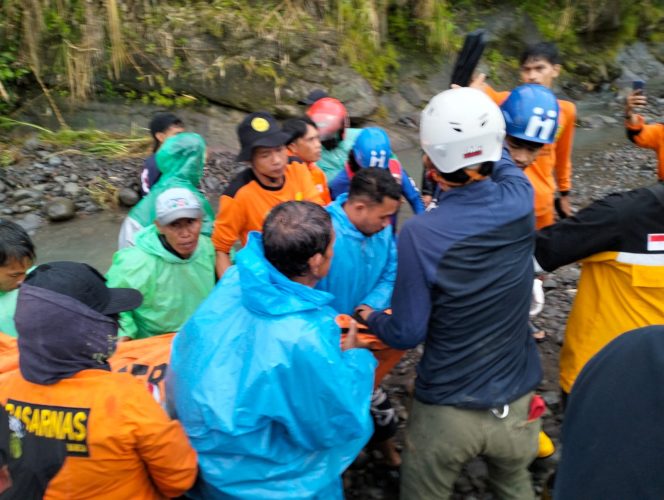 
 Tim Gabungan Kembali Temukan Korban Longsor di Parangloe, Satu Belum Ditemukan