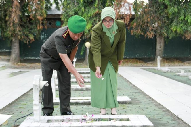 
 Peringati HUT ke – 77 Hubad, Denhub Rem 132 Laksanakan Ziarah TMP dan Bhakti Sosial