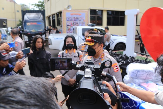 
 Tim Dokkes Polri hingga Ambulans Dikerahkan Bantu Korban Gempa Cianjur