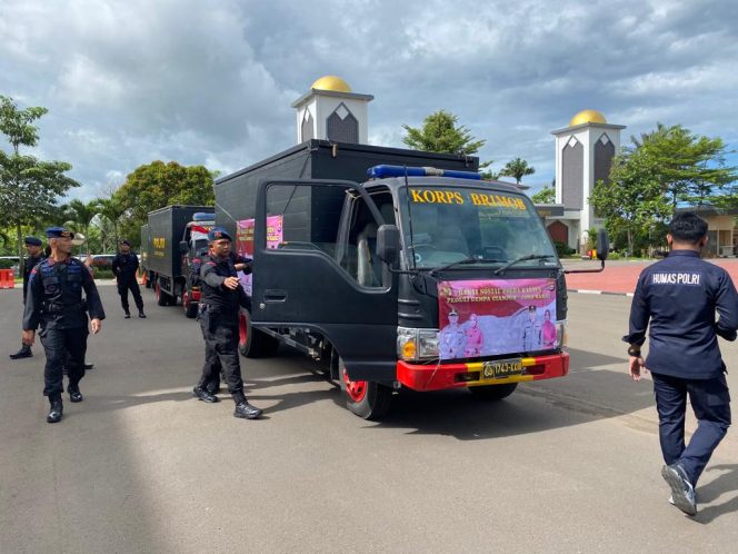 
 Polda Banten Kirim Bantuan Paket Sembako ke Cianjur