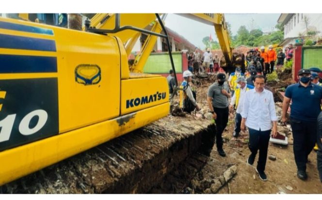 
 Presiden Pastikan Alat Berat Siap Dimobilisasi Evakuasi Korban Gempa