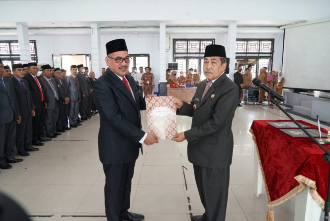 
 Mantan Kadinkes Sidrap kini Jadi Sekda, Selamat Bekerja! 