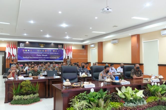 
 Danrem 132/Tdl Hadiri Rapat Kordinasi Lintas Sektoral Dalam Rangka Pengamanan Nataru 2022