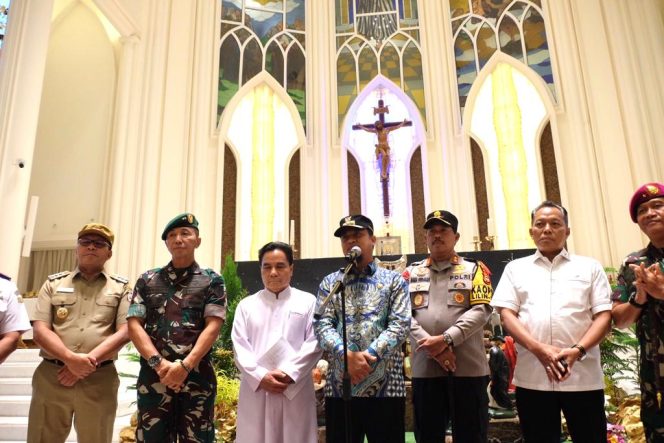 
 Danny Pomanto Bersama Jajaran Forkopimda Pantau Pengamanan Natal dan Tahun Baru 2023