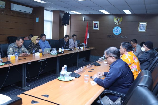 
 Polri, KPU, Bawaslu, KPI, PWI dan Dewan Pers Bertemu, Bahas Pencegahan Berita Hoax Jelang Pemilu 2024