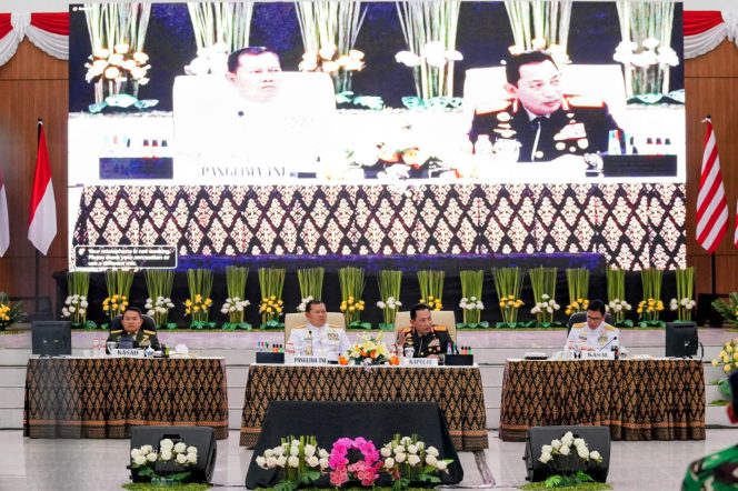 
 Kapolri Akan Tambah Polda dan Personel di Wilayah Daerah Otonomi Baru