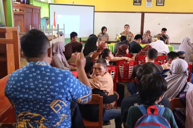 
 Tampung Aspirasi Masyarakat Kapolres Gowa Laksanakan “Jum’at Curhat”
