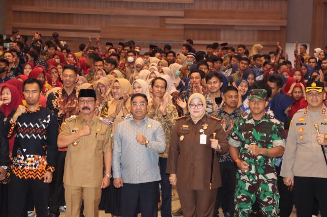 
 Kapolres Gowa Bersama Forkopimda Hadiri Pelantikan Anggota PPS Se Kabupaten Gowa