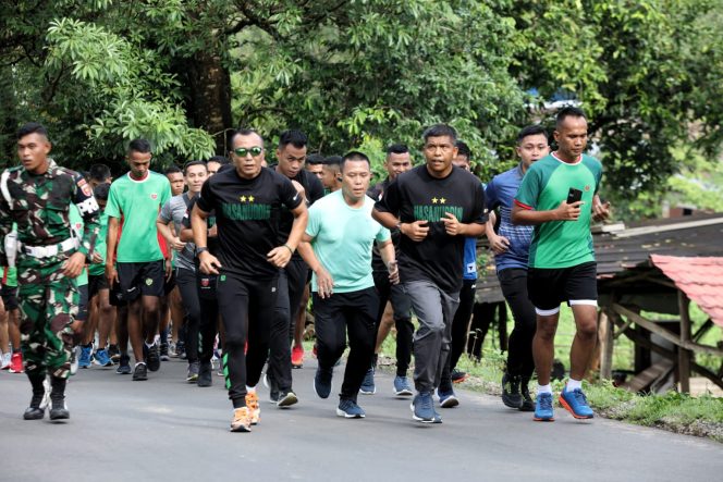 
 Pangdam XIV/Hsn : Kunjungan Kerja Ke Yonzipur 8/SMG Dengan Berlari