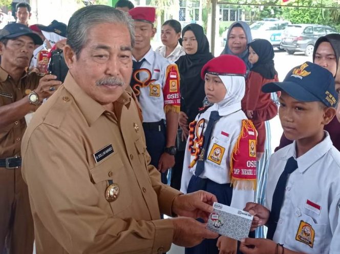 
 145 Siswa di Sidrap Terima Beasiswa PIP Jalur Aspirasi