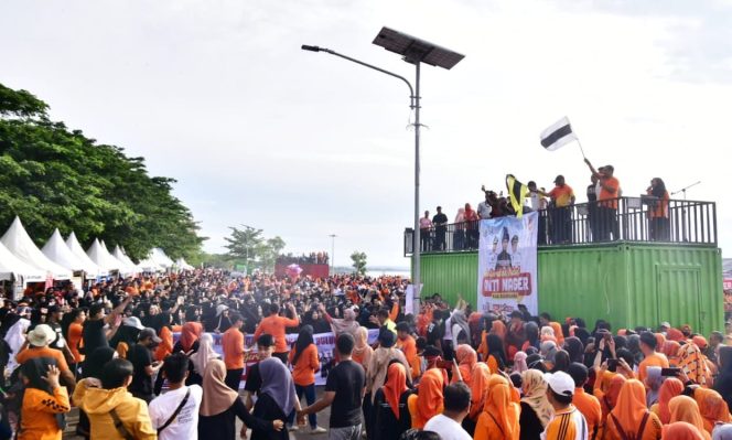 
 Gubernur Andi Sudirman Lepas 12 Ribu Peserta Anti Mager di Bulukumba
