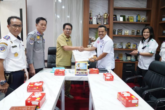 
 Kemenhub RI – Pemprov Sulsel Serah Terima BAST Sembilan Pelabuhan Pengumpan