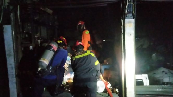 
 Lantai Dua Pasar Terong di Makassar Terbakar