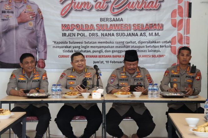 
 Irwasda Polda Sulsel Gelar Jumat Curhat, Warga Keluhkan Kenakalan Remaja