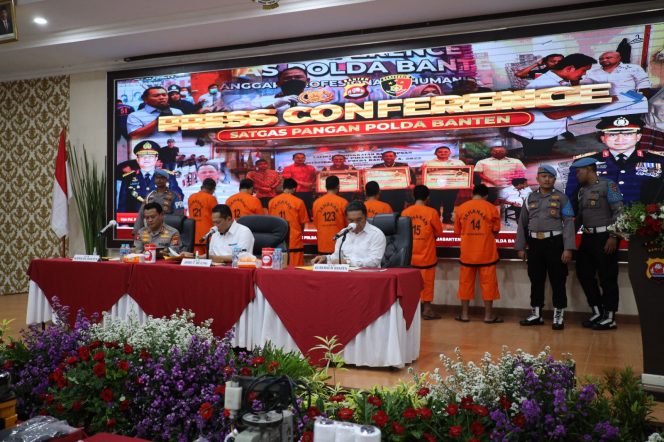
 7 Tersangka Pengoplos Beras Bulog Diringkus Polisi