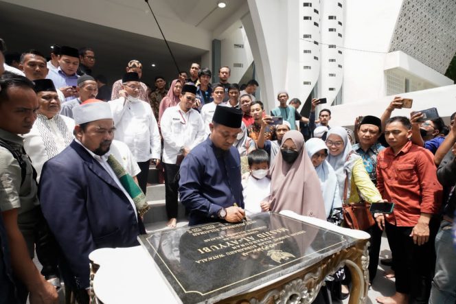 
 Gubernur Resmikan Penggunaan Masjid Al-Ayyubi Kompleks Kantor Gubernur Sulsel