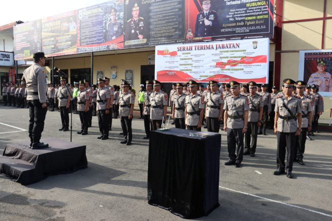 
 Polres Gowa Gelar Upacara Serah Terima Jabatan Pejabat Utama dan Kapolsek Jajaran