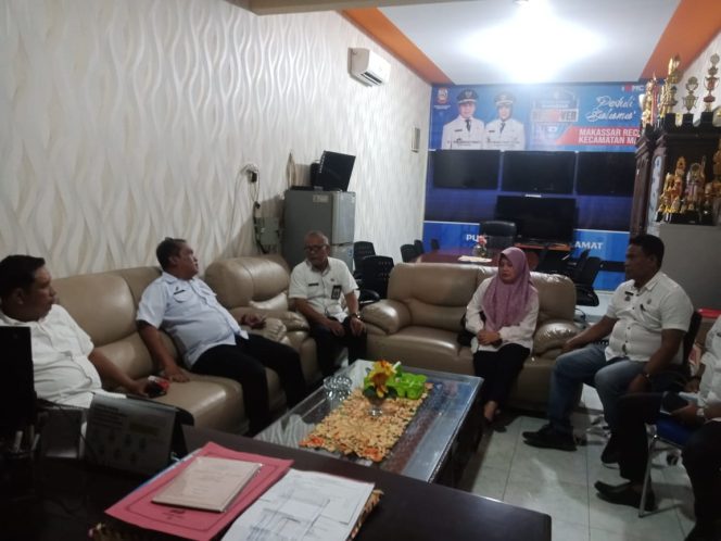 
 Dua ” Manusia Silver” terjaring Dinsos Makassar, Diserahkan ke Kecamatan Mariso