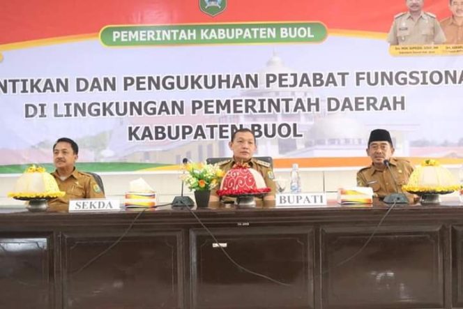 
 Bupati Buol Lantik dan Kukuhkan 99 Pejabat Struktural