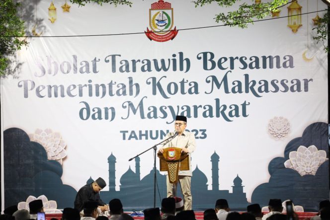 
 Tarwih Bareng Jajaran Pemkot, Walikota Makassar Ingatkan OPD Jaga Kekompakan