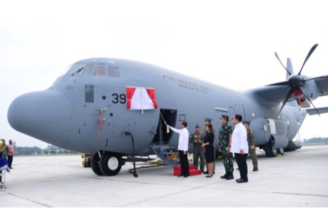 
 Presiden Jokowi Saksikan Penyerahan Pesawat Super Hercules TNI AU