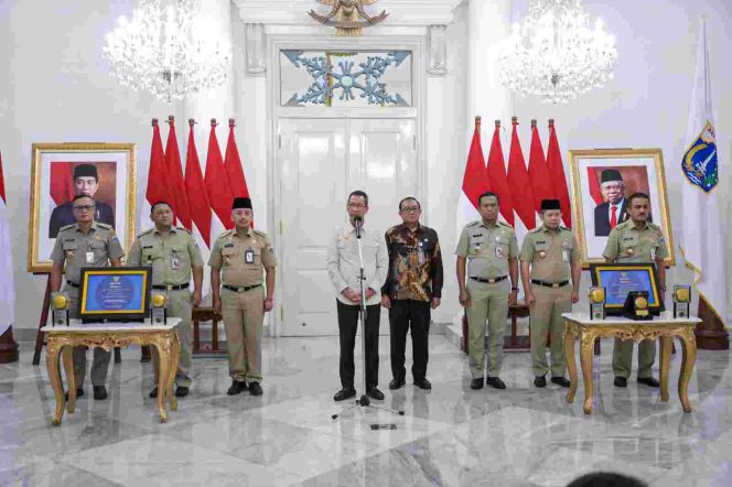 
 Cetak Sejarah: Seluruh Kota dan Kabupaten DKI Jakarta Berhasil Raih Adipura