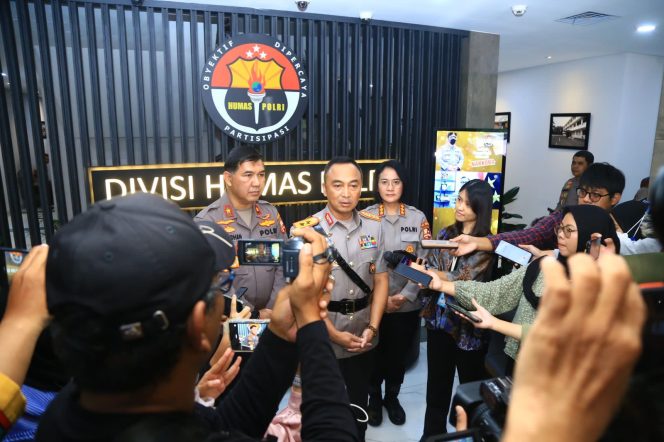 
 Kapolri Kirim Surat Lagi ke KPK! 