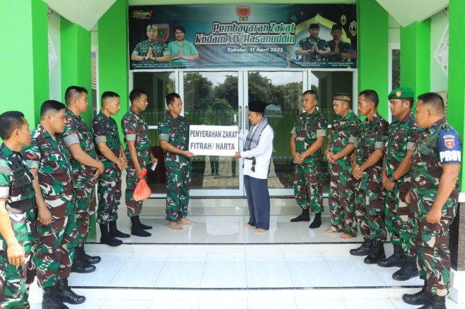 
 Jelang Hari Idul Fitri, Dandim 1426 Takalar Salurkan Zakat Fitrah