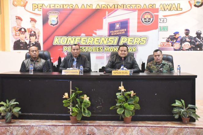 
 Pangdam XIV/Hsn dan Kapolda Sulsel Lakukan Konferensi Pers: Kedamaian dan Kebersamaan Menjaga Kondusifitas Makassar