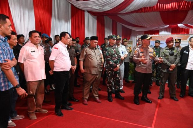
 Bareng Forkopimda Wagub Sulteng Meninjau Pos Pengamanan Lebaran 