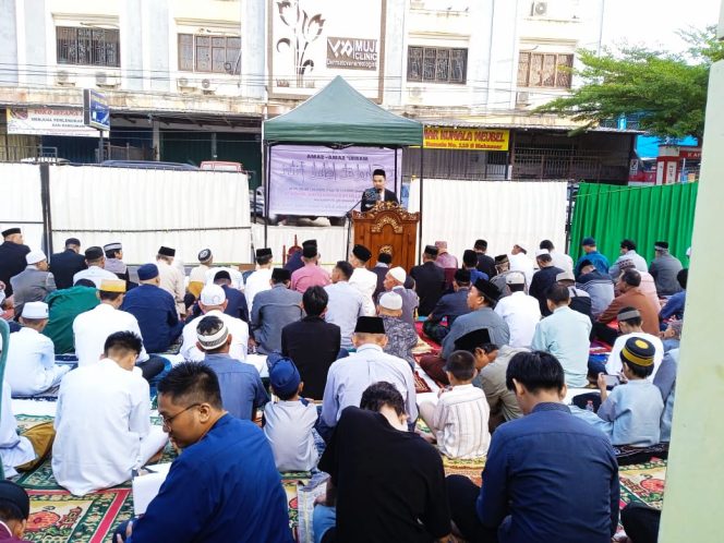 
 FOTO: Ratusan Jemaah Shalat Id Masjid Muallim Muhammdiyah Jalan Kumala Makassar