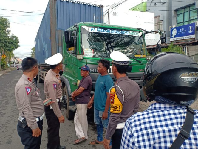 
 Mulai Besok, Truk Trailer Sumbu III Dilarang Beroperasi di Kabupaten Gowa