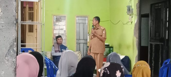 
 Kelurahan Tamparang Keke Gelar Pengajian Lorong, Hadirkan Kultum Ustadz Asriadi