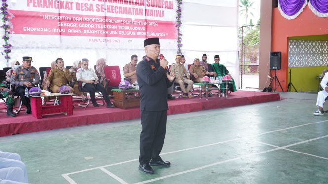 
 Muslimin Bando Puji Acara Pelantikan Perangkat Desa Se-Kecamatan Maiwa, Angkat Kearifan Lokal