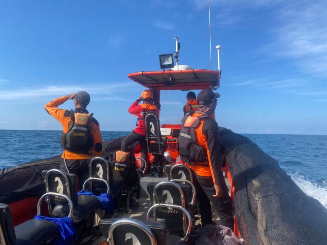 
 Mati Mesin di Perairan Bulukumba Sulsel, KMN Ilham Kajang dengan 10 POB Dicari Tim Sar Gabungan