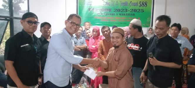 
 Kolaborasi bareng IKA 588, Marwan Aras Center Berikan Al- Quran ke Panti Asuhan
