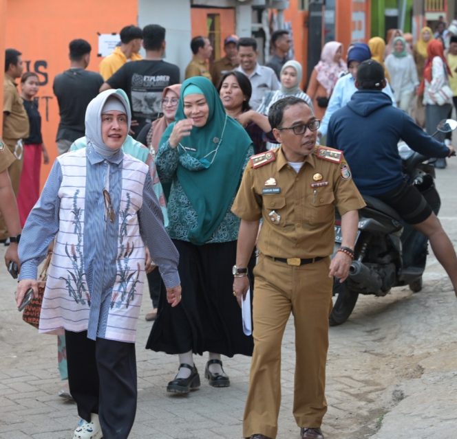 
 Kabag BPM dampingi Ketua TP PKK Kota Makassar Pantau Maccini Sombala Jelang Lomba Kelurahan