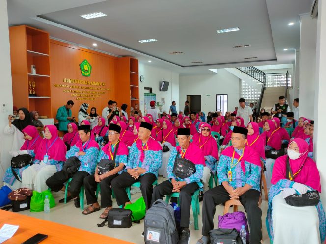 
 Kouta Cadangan, 54 Jemaah Calon Haji Asal Sidrap Diberangkatkan