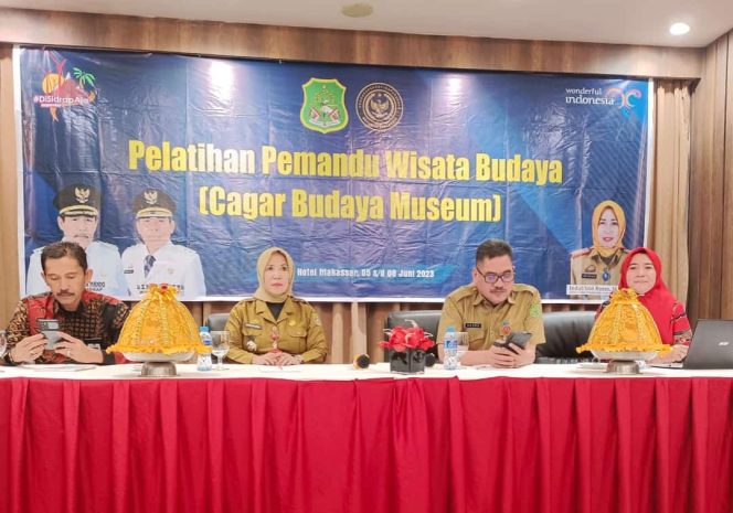 
 Disporapar Sidrap Latih Puluhan Pemandu Wisata Budaya