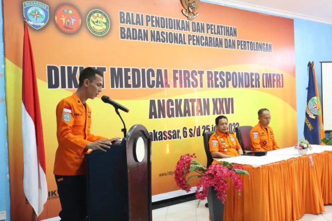 
 Deputi Operasi dan Siaga Basarnas Buka Diklat Medical First Responder di Makassar
