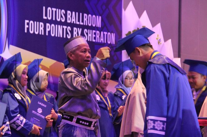 
 SIT Al Biruni Mandiri Wisuda 164 Orang dengan Tema Elite Captain Generasi Penerangan Peradaban