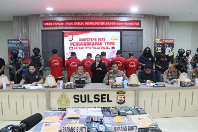 
 BREAKING NEWS: Polda Sulsel Konfrensi Pers Kasus Perdagangan Orang Menggunakan Dokumen Palsu