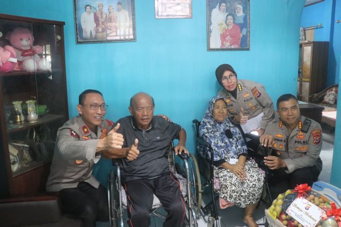 
 Sambut HUT Bhayangkara ke- 77, Wakapolda Banten Kunjungi Kediaman Purnawirawan Polri