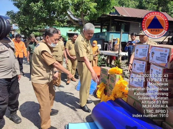 
 Gubernur Sulsel Pastikan Pemenuhan Bantuan Korban Musibah Angin Kencang di Pinrang