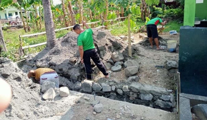 
 Penuhi Persyaratan Kementerian Kesehatan, Polkes 14.09.10 Takalar Bangun Lahan Parkir