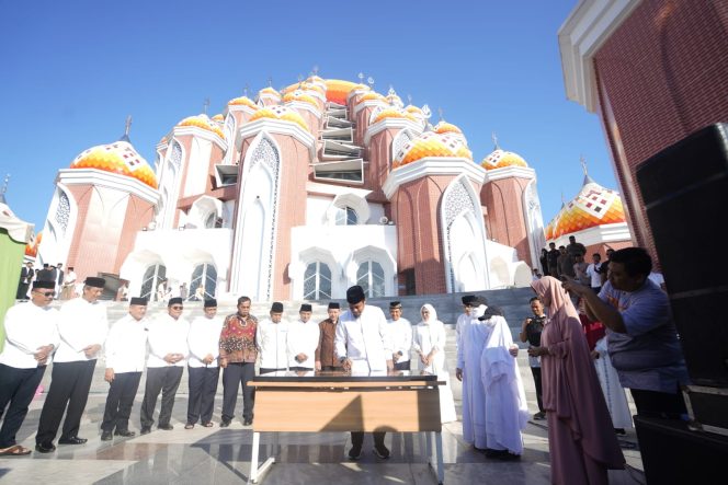 
 Sempat Mangkrak Tiga Tahun, Gubernur Sulsel Resmikan Masjid Kubah 99 Asmaul Husna